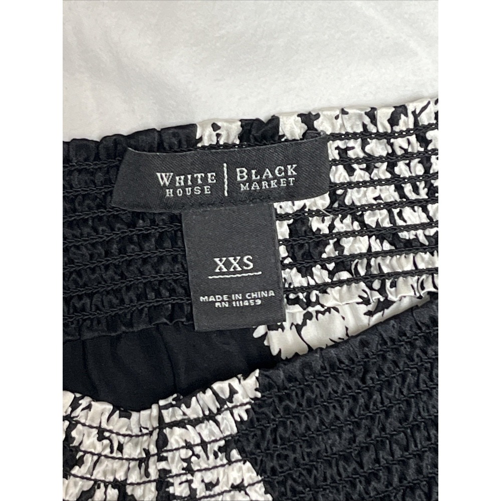 White House Black Market Silk Off‎ Shoulder Boho Paisley Top XXS Black White - Picture 4 of 9